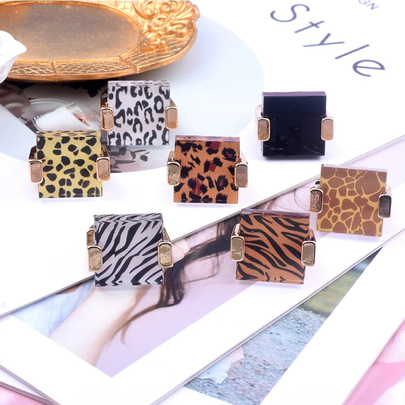New Gold Colour Leopard Resin Resizable Rings Unique Goth Animal Jewelry Party Gift for Women Men Initial Ring