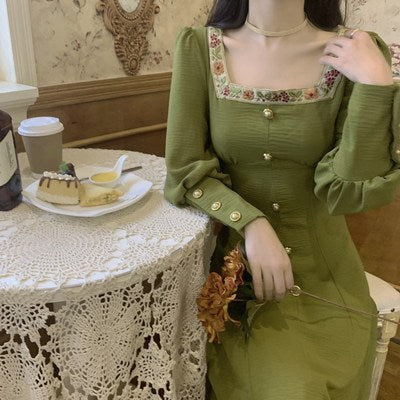 Spring and Autumn Avocado Green French Retro Square Neck Dress Feminine Waist Thin Super Fairy Knee Long Skirt Tide