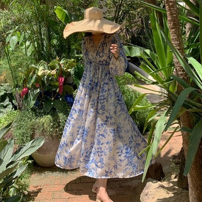 Super fairy long-sleeved French temperament blue print holiday dress waist V-neck dress floral fairy beach dress