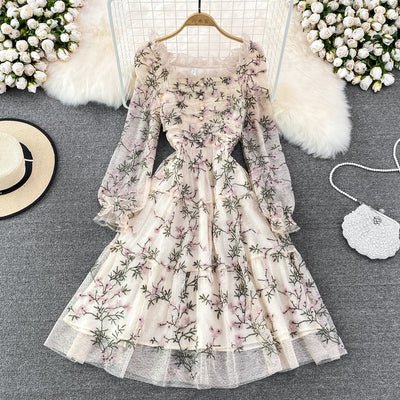 2022 spring high-end light luxury square neck lace embroidery waist slim a-line large swing dress elegant long skirt