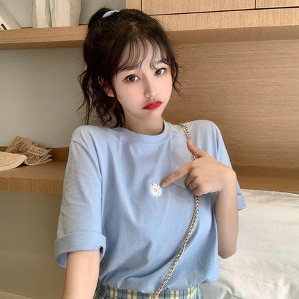 Summer Korean version 2022 cotton loose lazy wind net red ins super hot small daisy short-sleeved T-shirt top female student