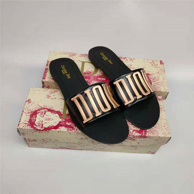 2020 new summer three-dimensional metal letters flat bottom women's sandals and slippers open toe drag beach fashion leisure tide