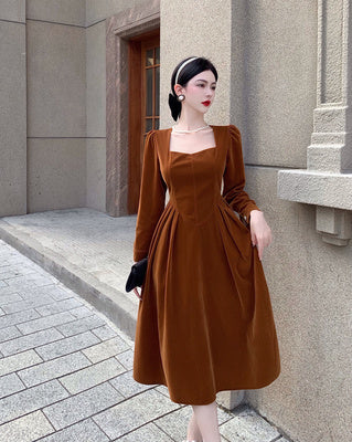 French Hepburn dress 2022 spring and autumn new high-end niche temperament gold velvet long skirt women's clothing