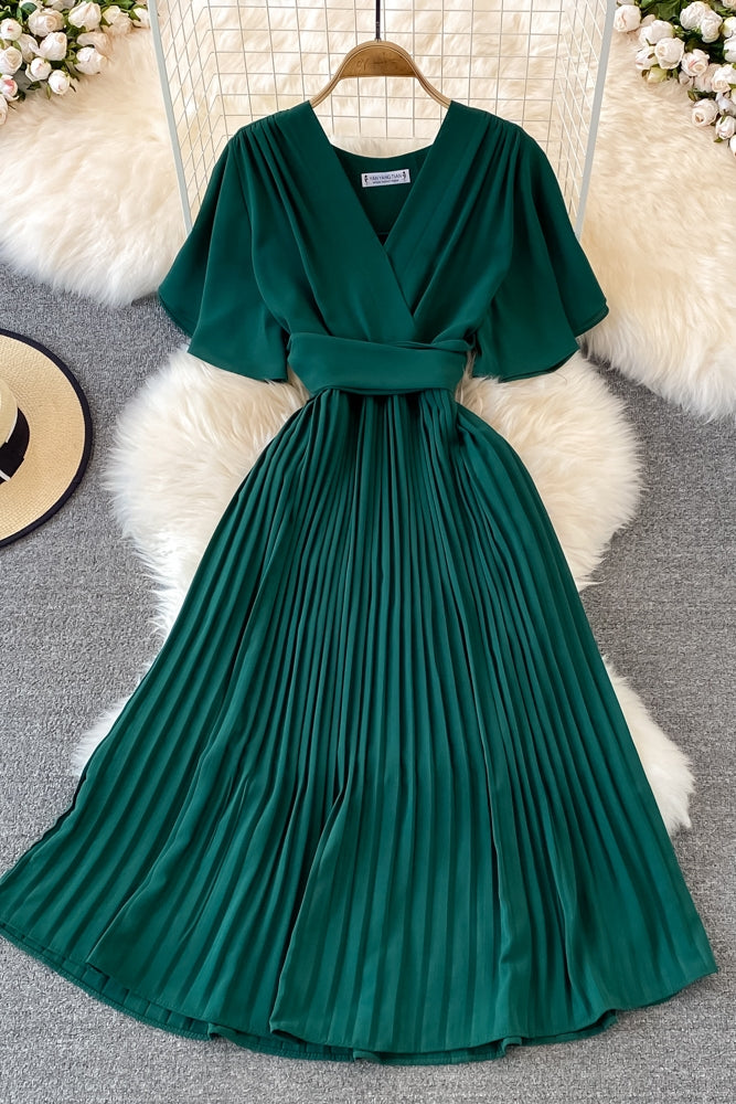 2023 summer new V-neck short-sleeved dress over-the-knee self-cultivation temperament waist waist tie big swing pleated dress