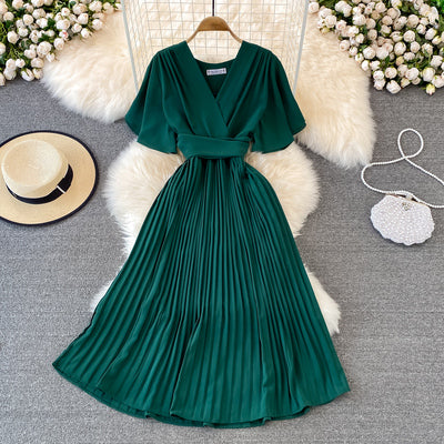 2022 summer new V-neck short-sleeved dress over the knee self-cultivation temperament waist tie big swing pleated long skirt