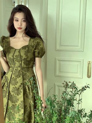 High-end green dress 2022 summer new style waist slim French design small temperament skirt women