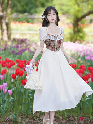 The new retro French court style dress female puff sleeves gentle first love square collar tea break milk sweet princess on the run