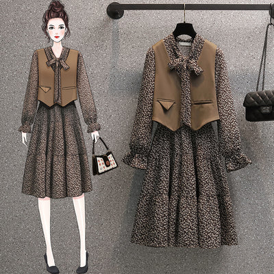 Discount shopping mall counters withdrawing counters Women's clothing foreign trade autumn foreign fashion is thin and age-reducing vest dress two-piece suit