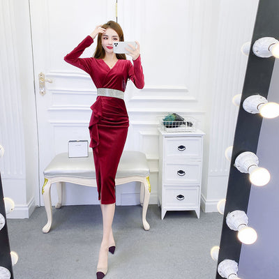 The velvet dress is equipped with women's autumn and winter 2020 new Korean retro temperament ladies slim and thin split long skirt