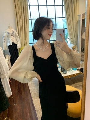 Temperament long-sleeved dress women's autumn 2021 new French Hepburn style gold velvet inner base little black dress