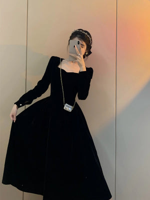 Deerskin velvet French light luxury Hepburn dress women's 2021 autumn and winter retro waist waist temperament velvet long skirt