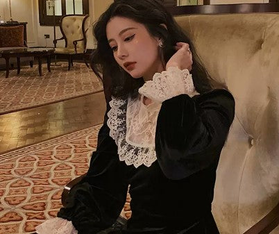 French retro scheming design sense of little black dress Hepburn style light luxury temperament celebrity royal sister lace velvet dress