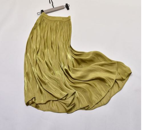 Gentle wind, pleated satin, flowing elastic waist, thin mid-length, large-length skirt, metallic sparkling pleated skirt