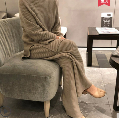 Xiaoxiangfeng knitted suit 2021 autumn and winter new Korean temperament thick pullover sweater wide leg pants two-piece female