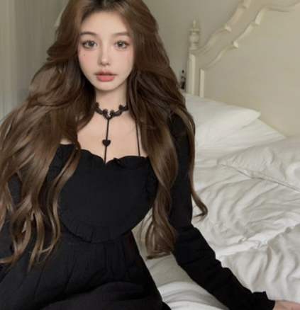 Black long-sleeved dress female spring and autumn 2021 new Hepburn style sexy long dress waist dark princess dress