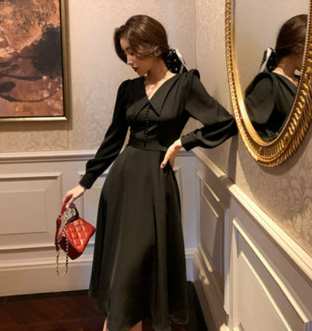 French retro mid-length dress autumn 2021 new temperament V-neck waist was thinner Hepburn style black dress female